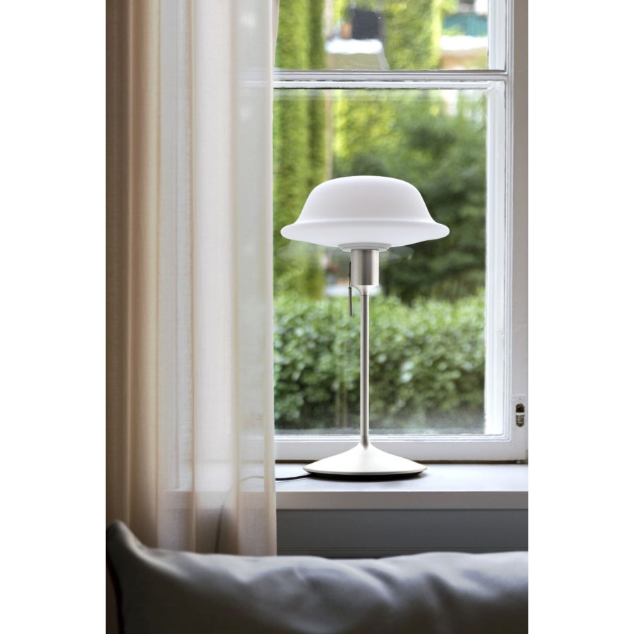 UMAGE Butler Bordlampe H54,9 cm, B�rstet St�l/Hvid