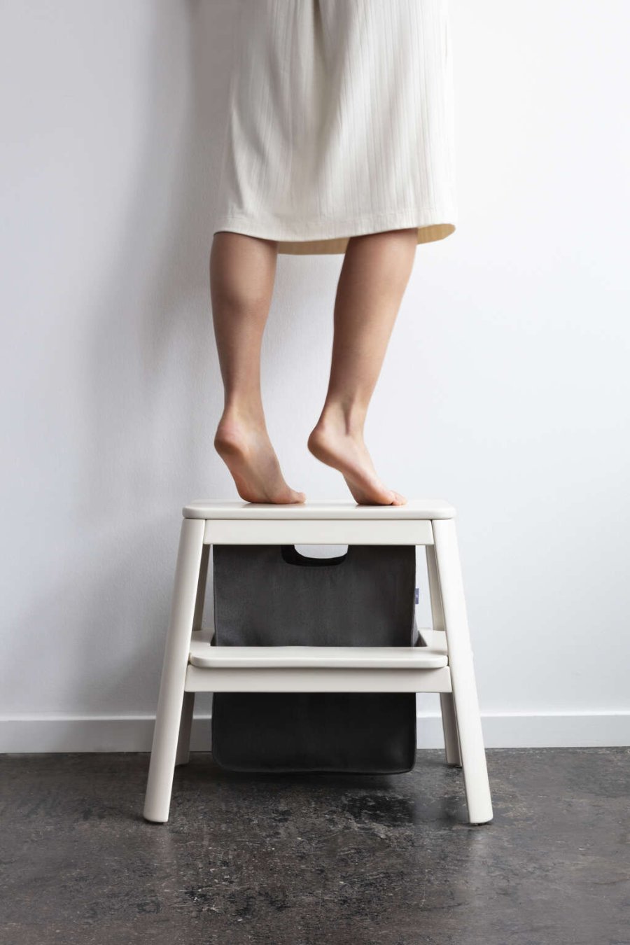 UMAGE Step it up Taburet H48 cm, Peral White