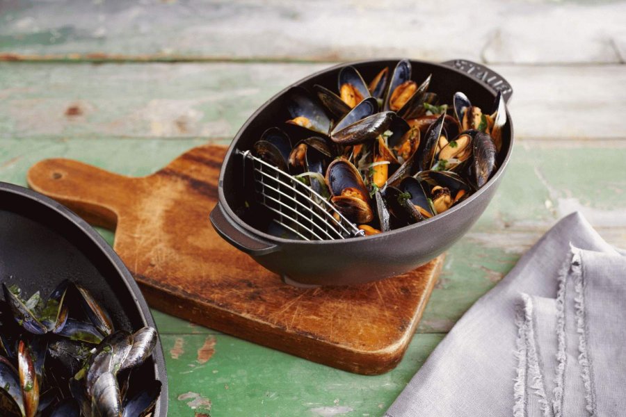 Staub Muscheltopf 25 cm, Schwarz