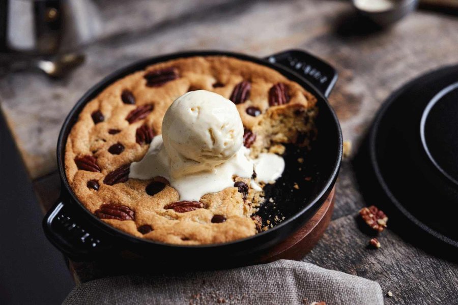 Staub Auflaufform mit Deckel 20 cm, Schwarz