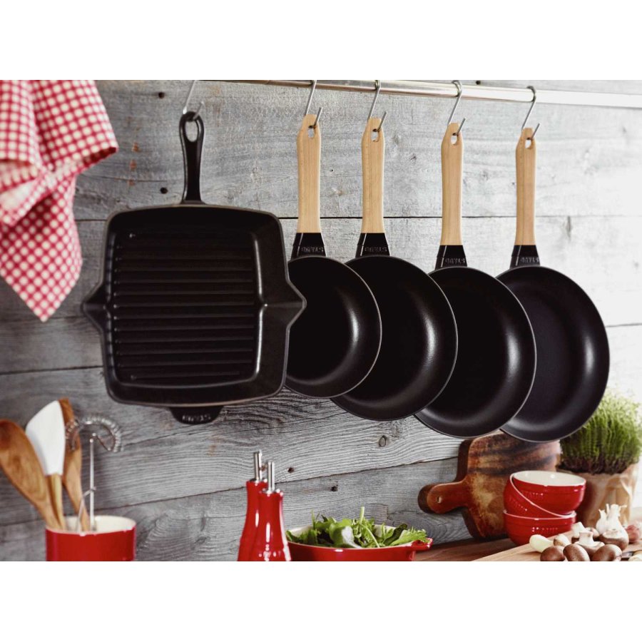 Staub Bratpfanne mit Holzgriff 26 cm