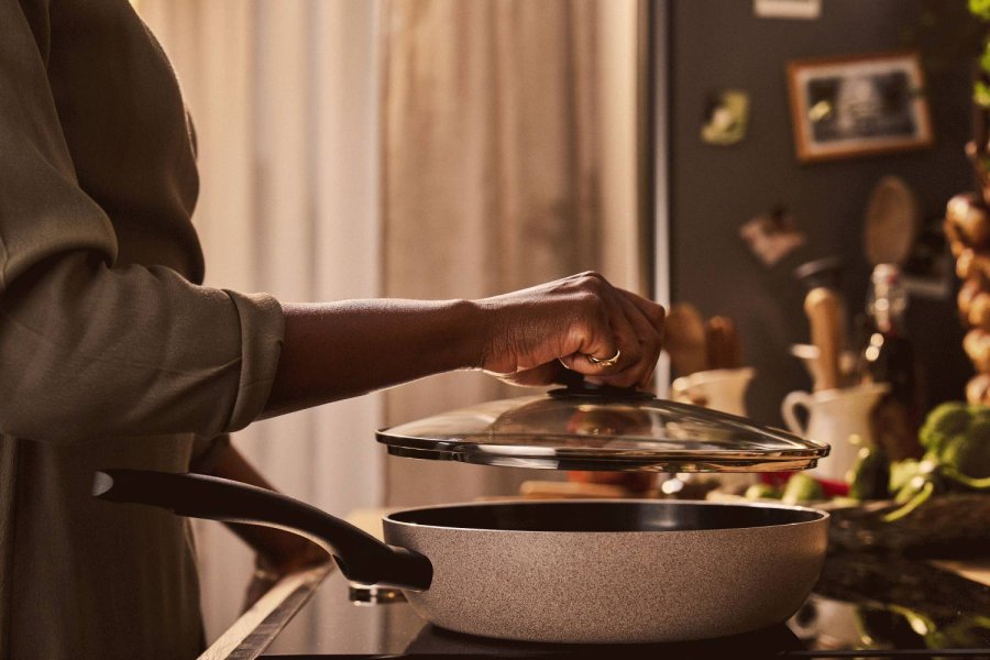 BALLARINI Ledro Schmorpfanne mit Deckel 28 cm, Beige