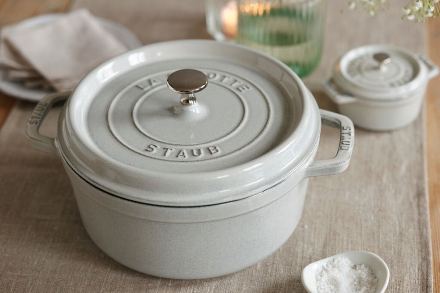 Staub La Cocotte Brter aus Gusseisen 28 cm/6,7 L, Weier Trffel