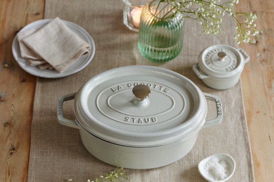 Staub La Cocotte Brter aus Gusseisen 23 cm/2,5 L, Weier Trffel