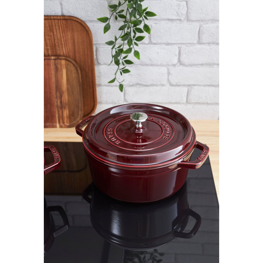 Staub La Cocotte Brter aus Gusseisen 24 cm/3.8 L, Grenadine