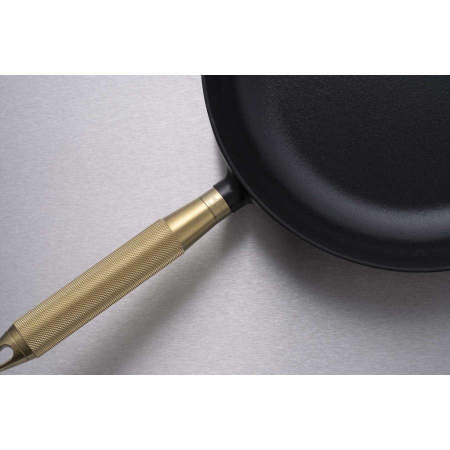 Staub Stbejernspande 28 cm, Sort/Messing
