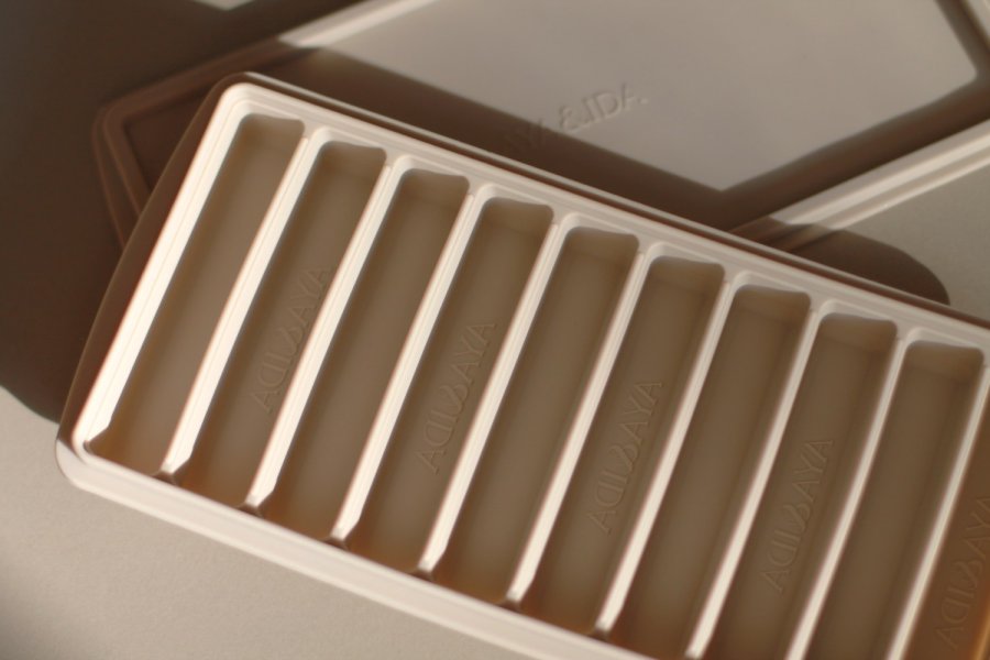 AYA&IDA Eisw�rfelform mit Deckel 11x23,5 cm, Cream Beige