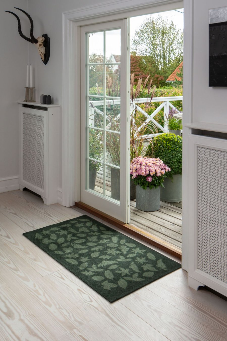 Tica Copenhagen Leaves M�tte 67x120 cm, M�rkegr�n