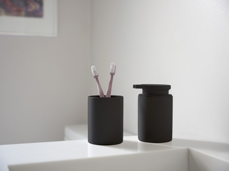 Zone Denmark Karma Sbedispenser 250 ml, Black