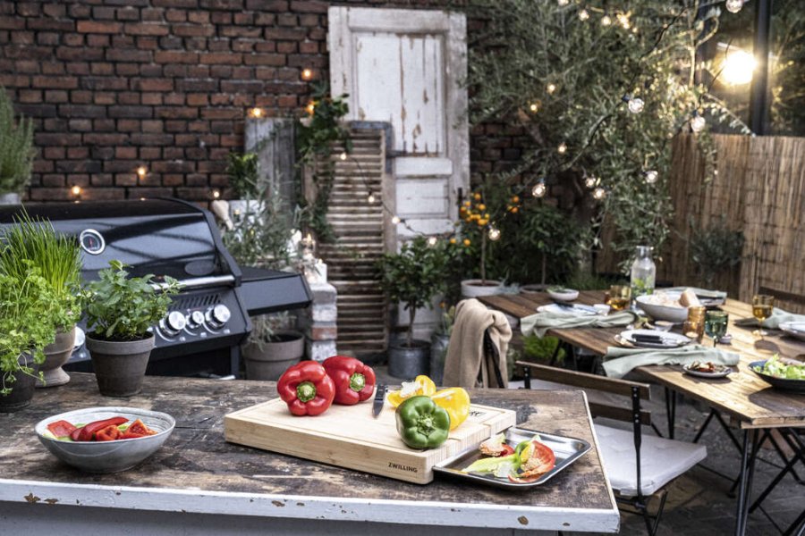 ZWILLING BBQ+ Schneidebrett mit Auffangschale 39x30 cm, Braun