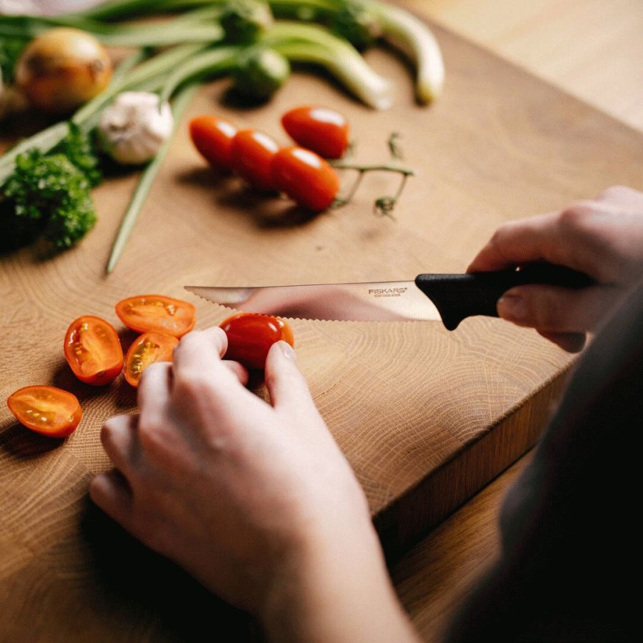 Fiskars Essential Tomatkniv 12 cm