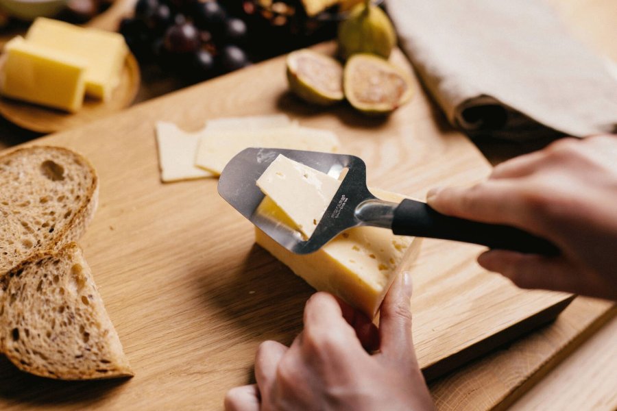 Fiskars Essential K�sehobel 21 cm