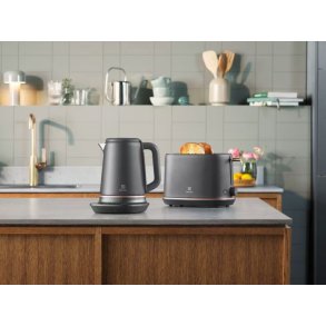 Electrolux Explore 7 Elkedel 1,7 L, Black Pearl