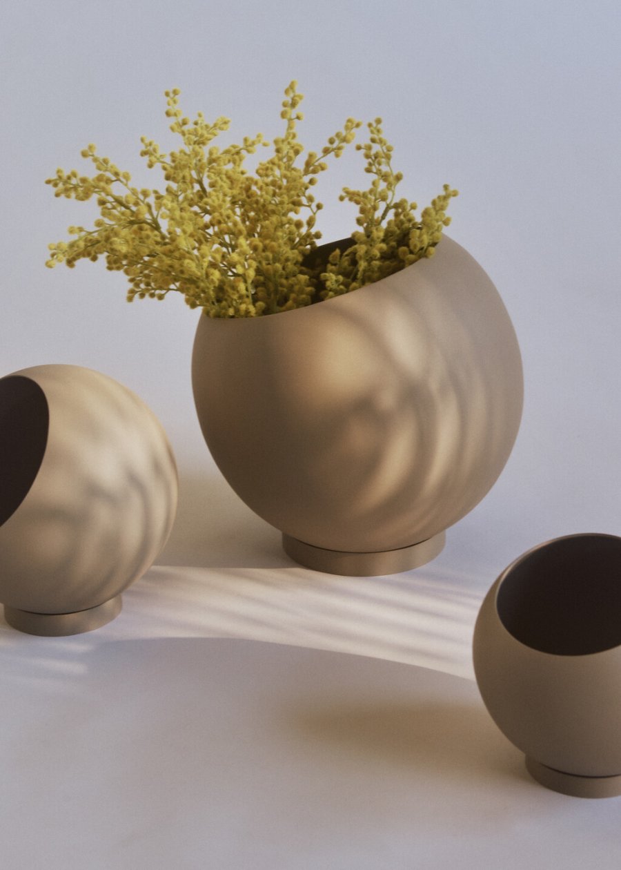 AYTM GLOBE Blumentopf H15,4 cm, Taupe