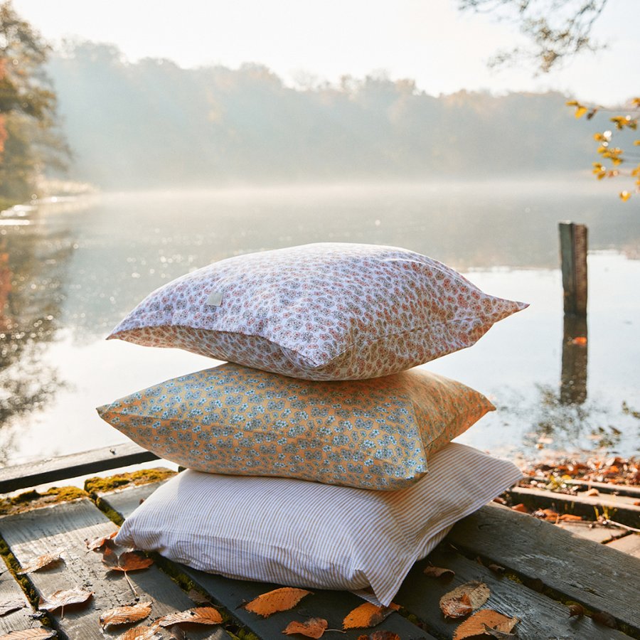 Juna Pleasantly Pudebetrk 63x60 cm, Hvid/Blomstret
