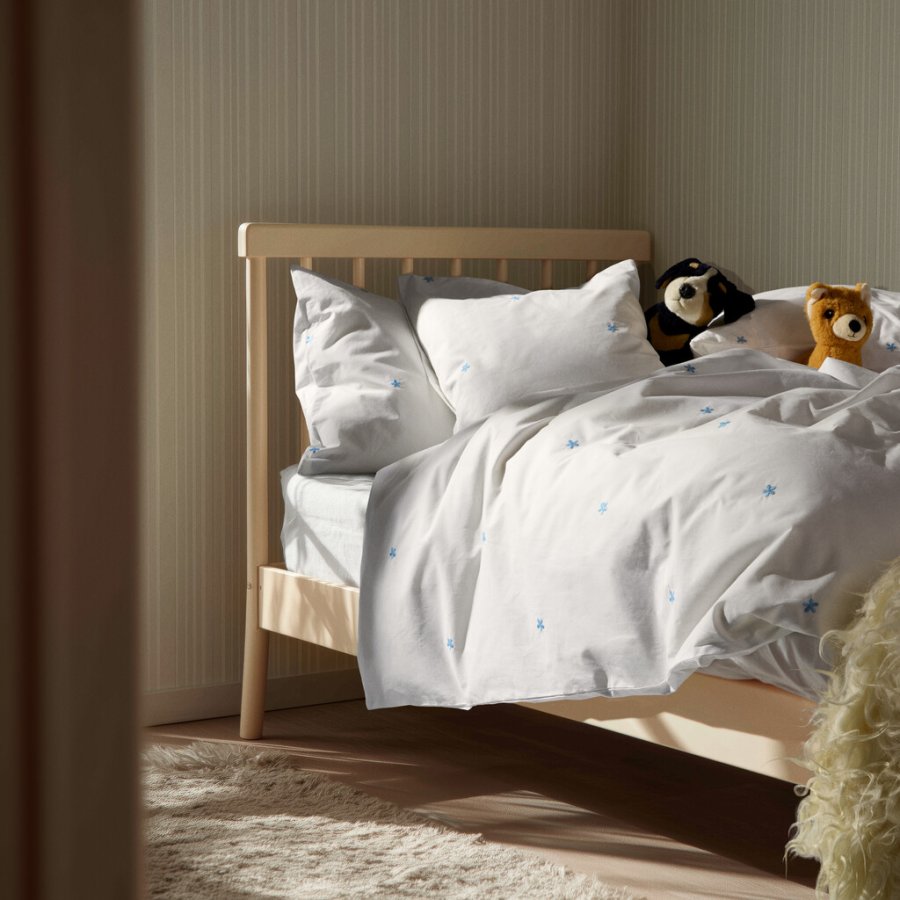 Juna Daisy Juniorsengetj 100x140 cm, Hvid/Lys bl