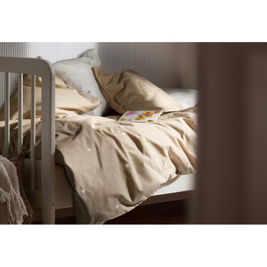 Juna Daisy Juniorsengetj 100x140 cm, Sand/Hvid