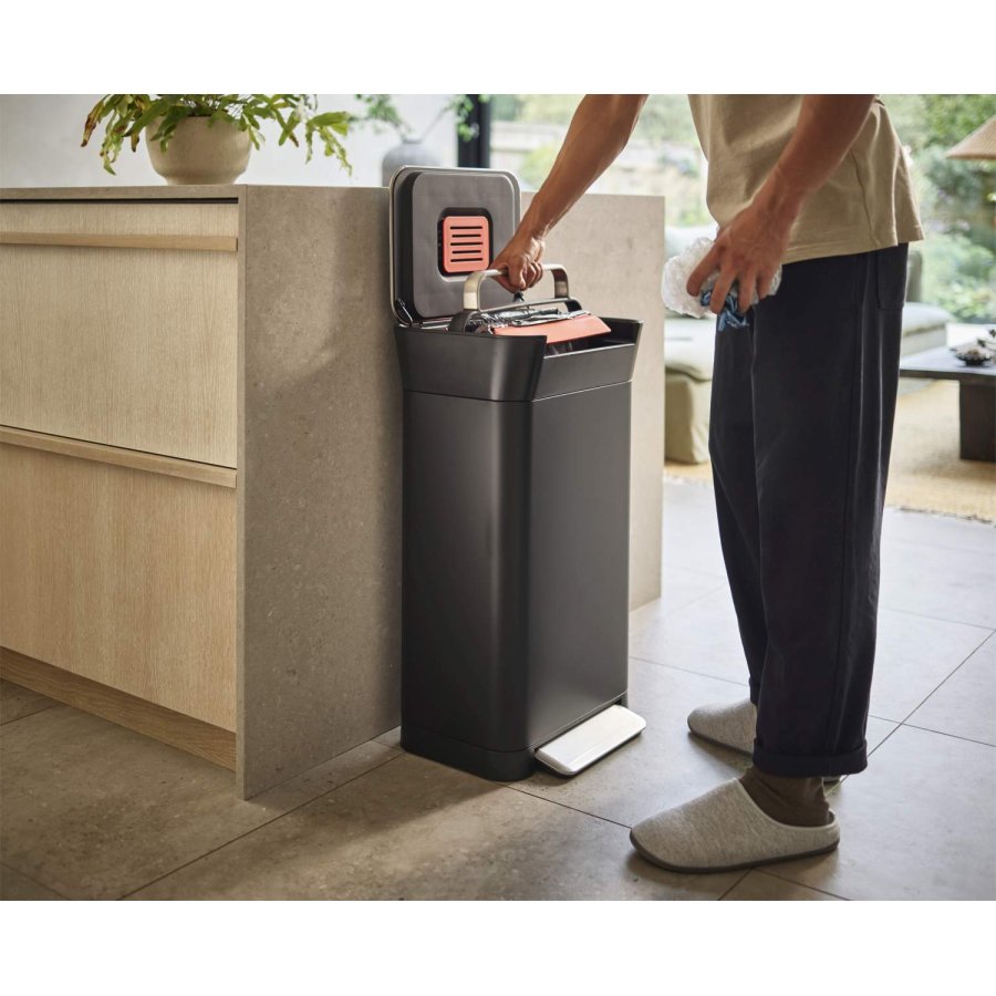 Joseph Joseph Titan Abfallsystem 30 L, Schwarz