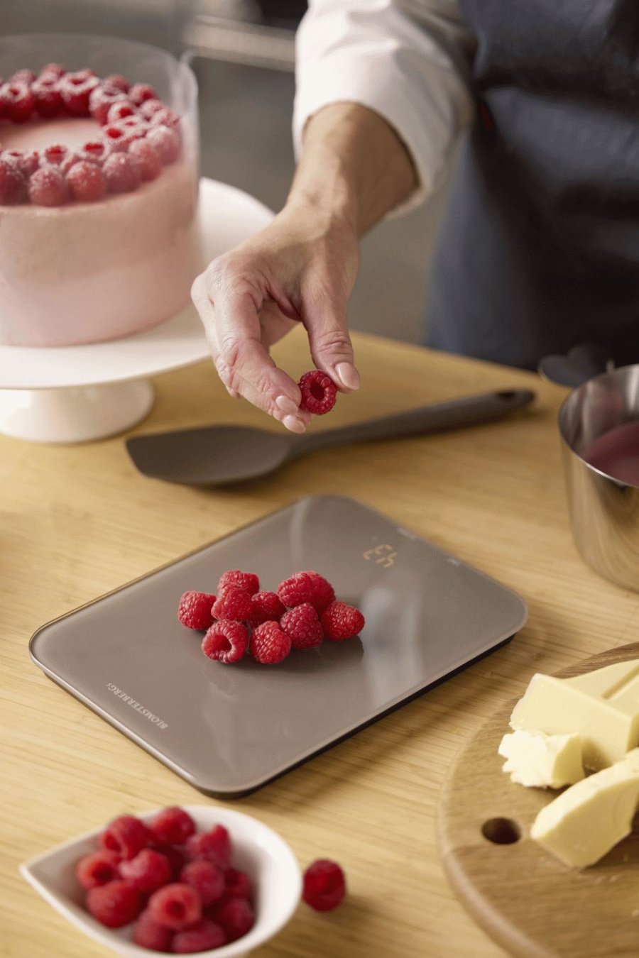 Blomsterbergs Keukenweegschaal, Latte