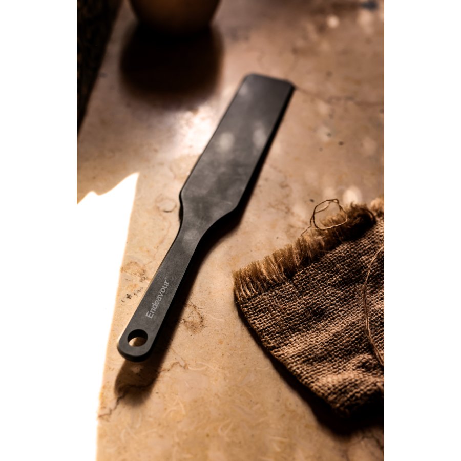 Endeavour Pfannenwender Schmal 28 cm, Schwarz