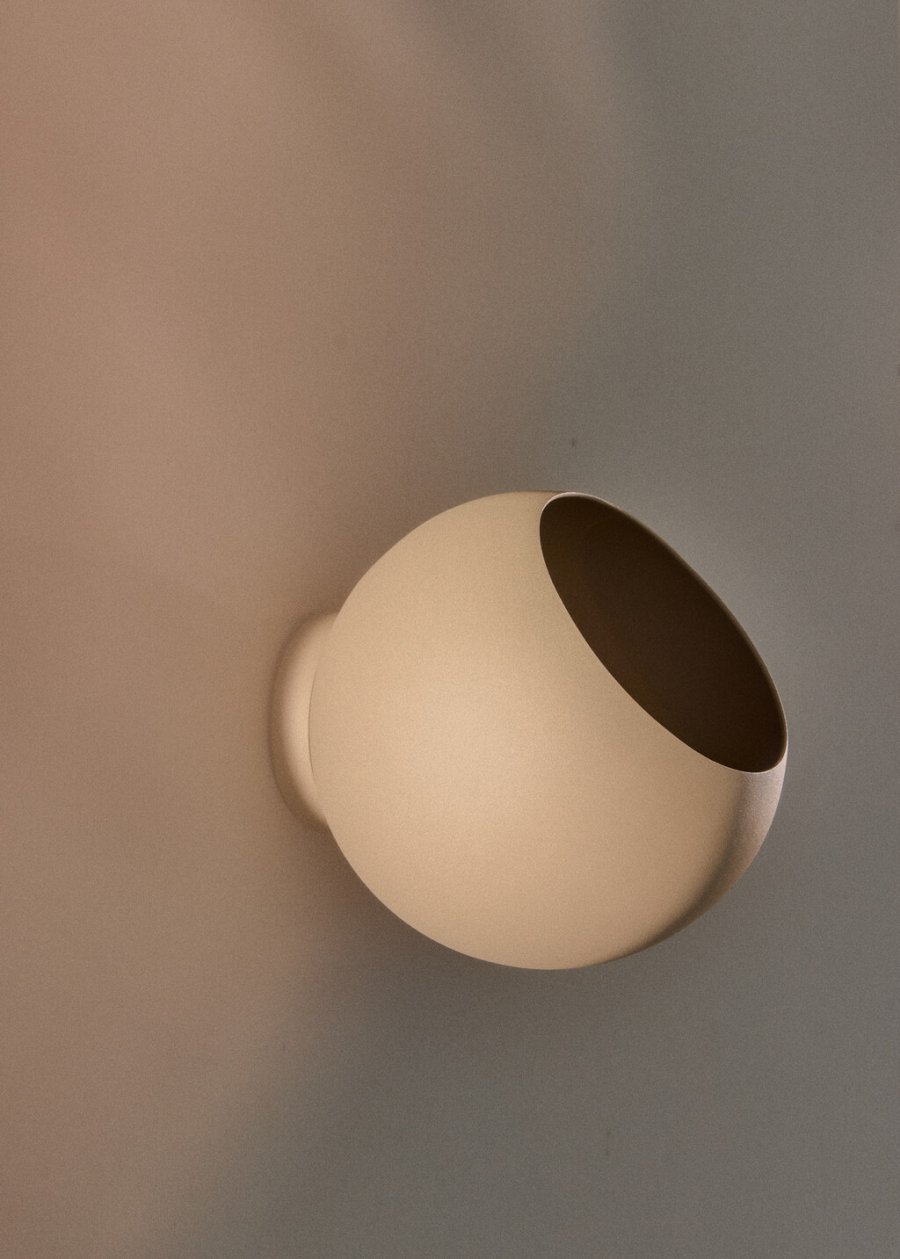AYTM GLOBE Urtepotte V�gh�ngt H18,8 cm, Taupe