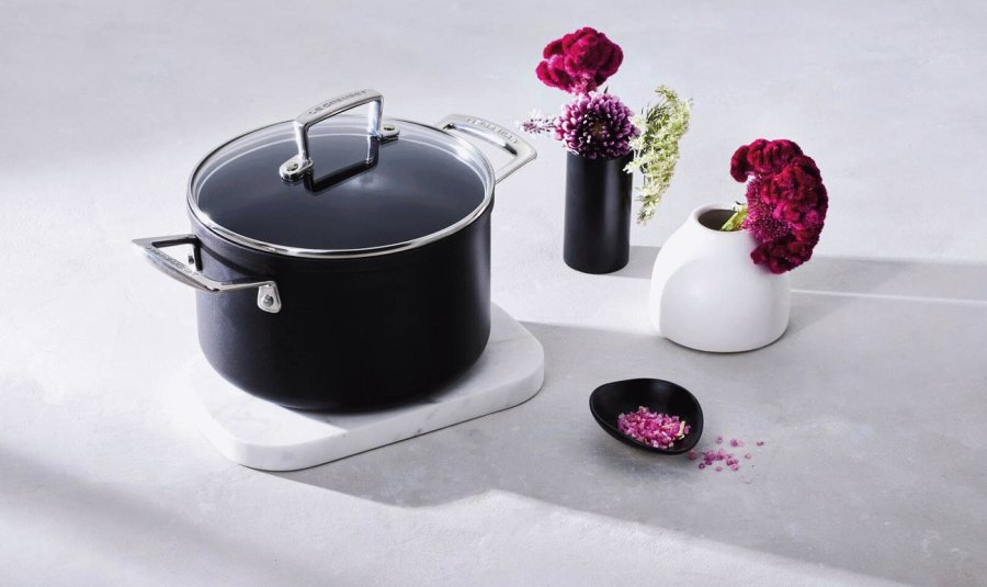 Le Creuset TNS Gryde m. Glaslg  24 cm/6,0 L, Sort