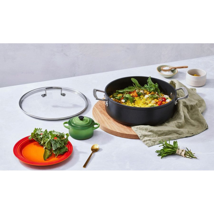 Le Creuset TNS Sauteusegryde m. Non-stick Belgning 24 cm/3,3 L, Sort