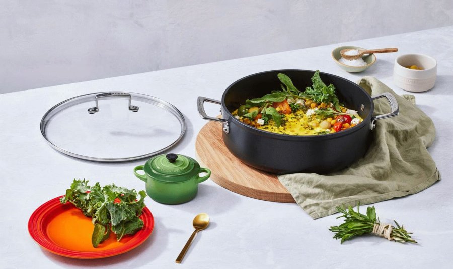 Le Creuset TNS Sauteusegryde m. Non-stick Belgning 24 cm/3,3 L, Sort