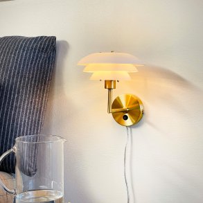 Dyberg Larsen DL20 Væglampe 20 cm, Opal/Brass