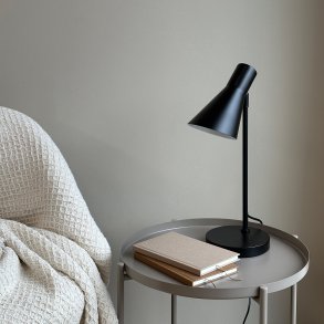 Dyberg Larsen DL12 Bordlampe H44,5 cm, Sort