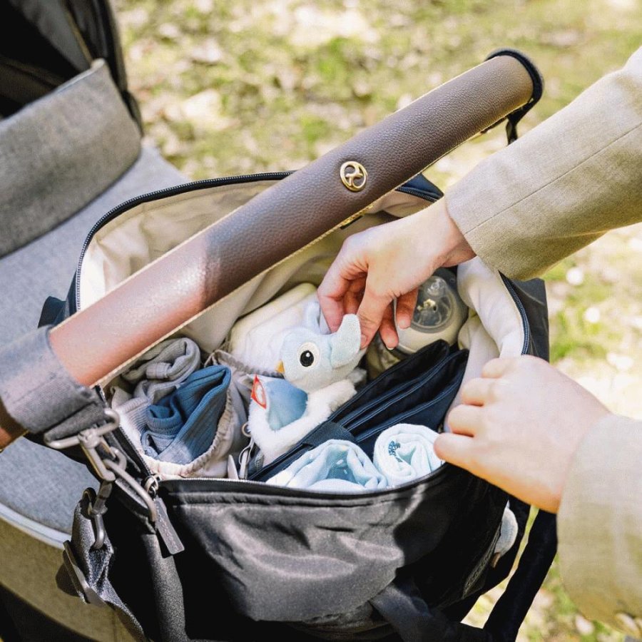 Done by Deer Gesteppte Wickeltasche 41x29 cm, Schwarz