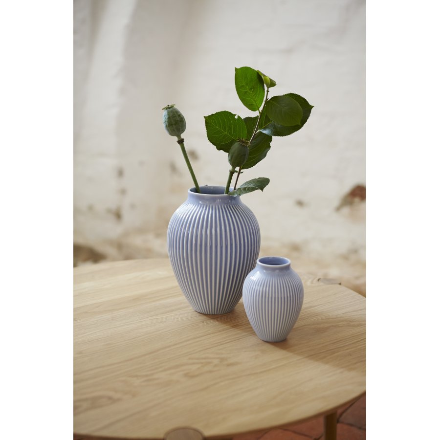 Knabstrup Keramik Vase mit Rillen 20 cm, Lavendelblau