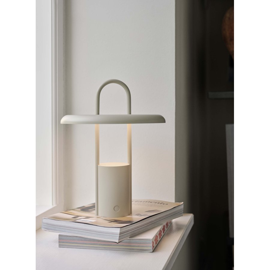 Stelton Pier Tragbare Lampe LED, H25 cm, Sand