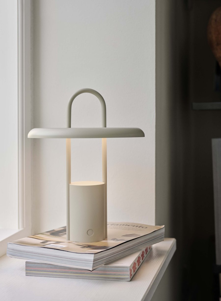 Stelton Pier Tragbare Lampe LED, H25 cm, Sand