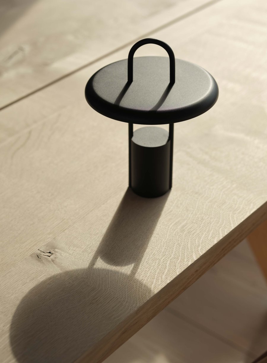 Stelton Pier Tragbare Lampe LED H25 cm, Schwarz