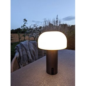 House Nordic Soham Trådløs Bordlampe LED H22 cm, Hvid/Kobber