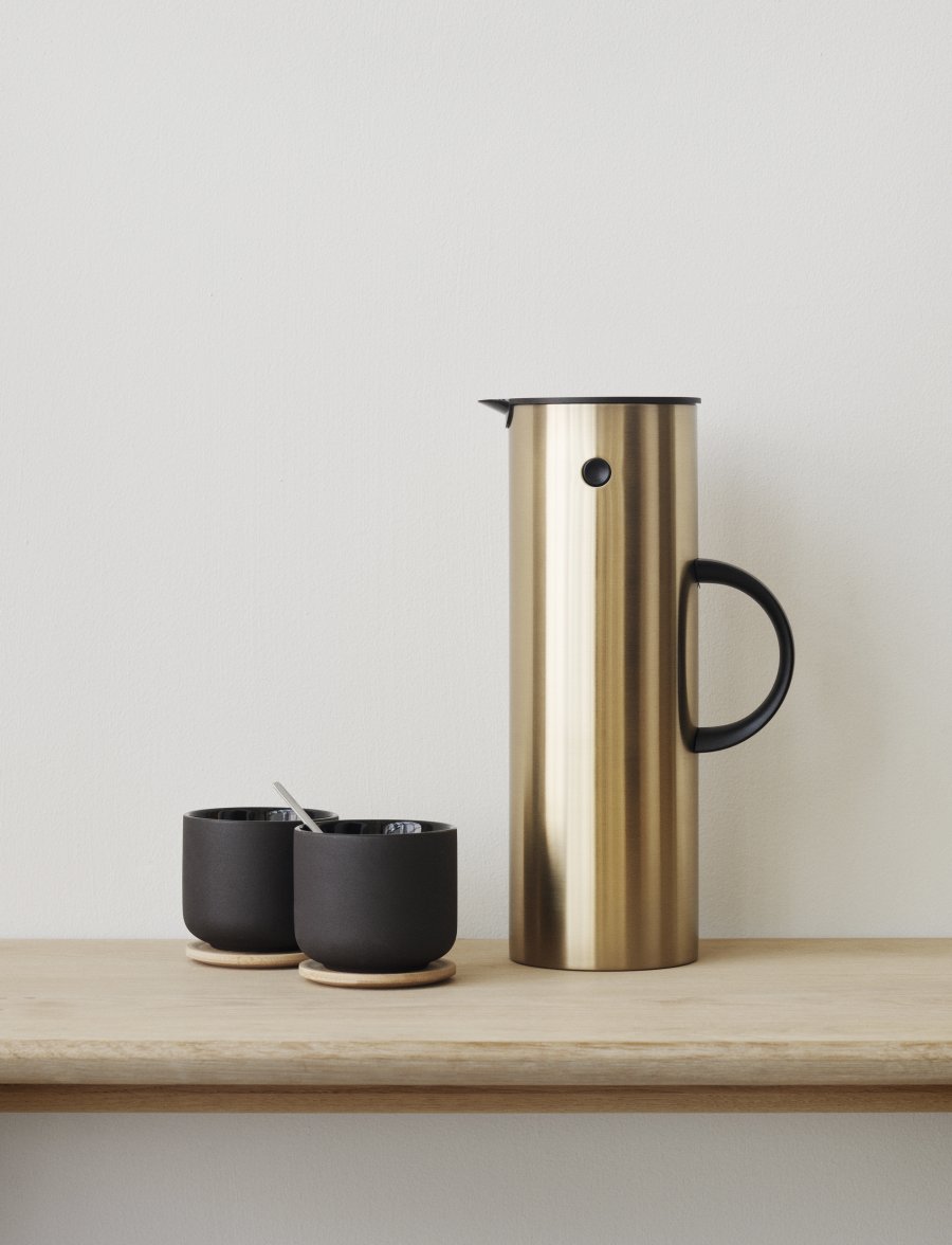 Stelton Theo Tasse mit Untertasse, Schwarz