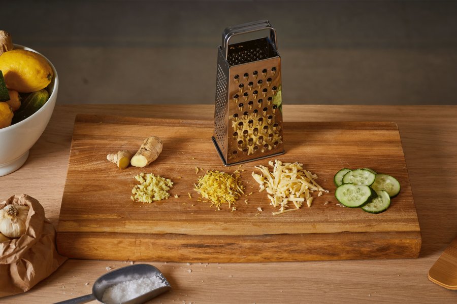 Fiskars Essential Reibe 23 cm