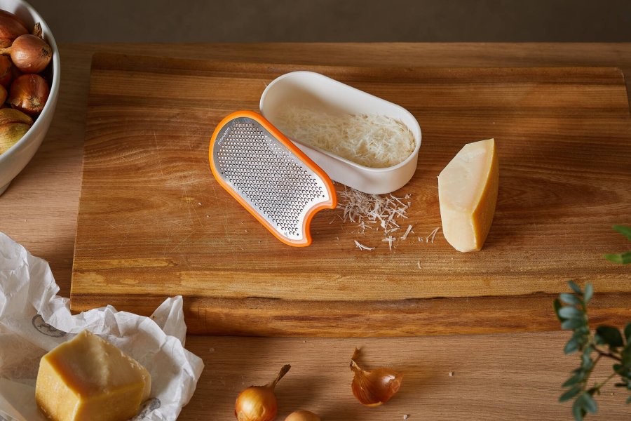 Fiskars Functional Form Reibe mit Beh�lter