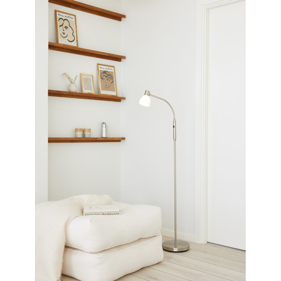 Halo Design Hudson Stehlampe H120 cm, Opal