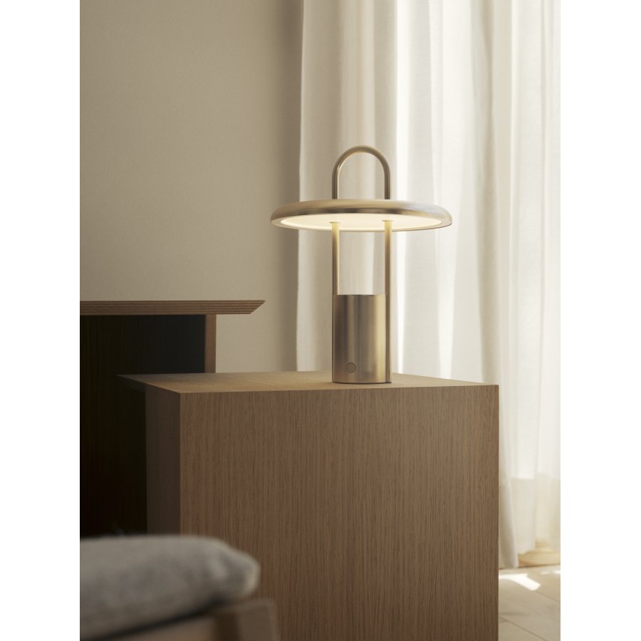 Stelton Pier Tragbare Lampe LED H25 cm, Messing