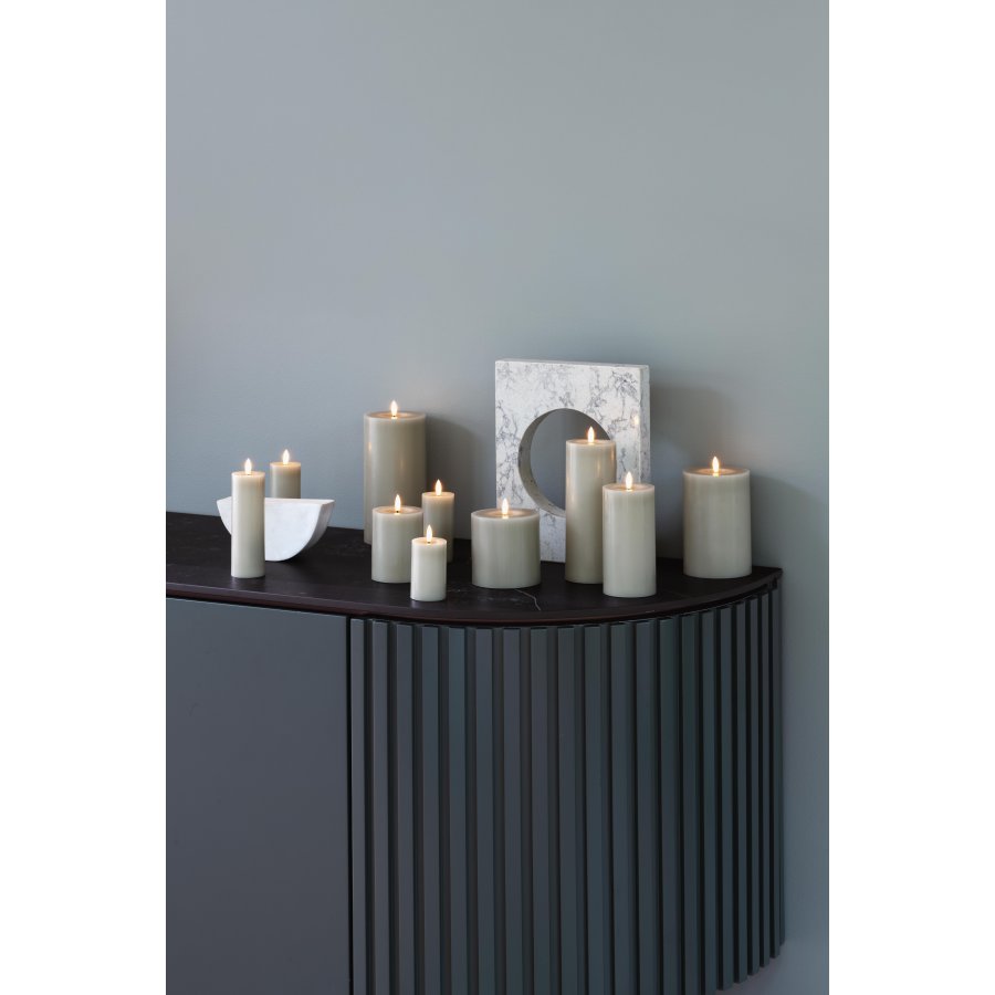 Moods & More Stumpenkerze mit Schmelzeffekt LED 9,9xH15 cm, Kit Grey