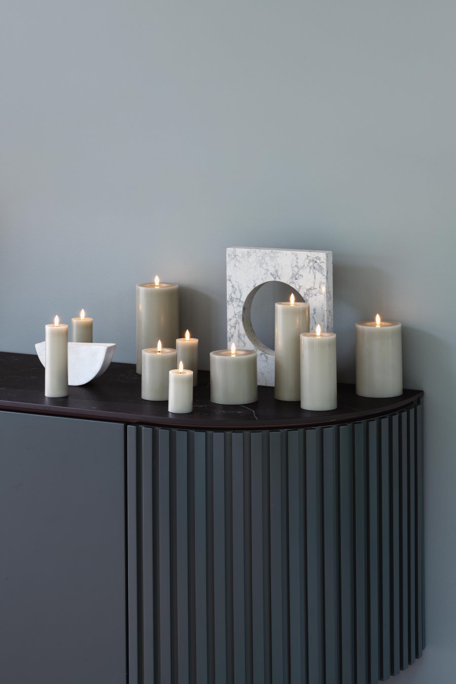 Moods & More Stumpenkerze mit Schmelzeffekt LED 9,9xH15 cm, Kit Grey