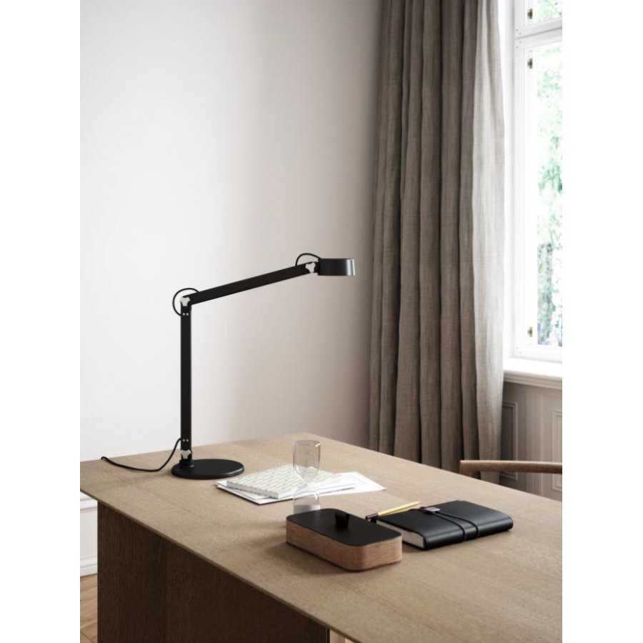 DFTP Nobu Tischlampe LED H47 cm, Schwarz