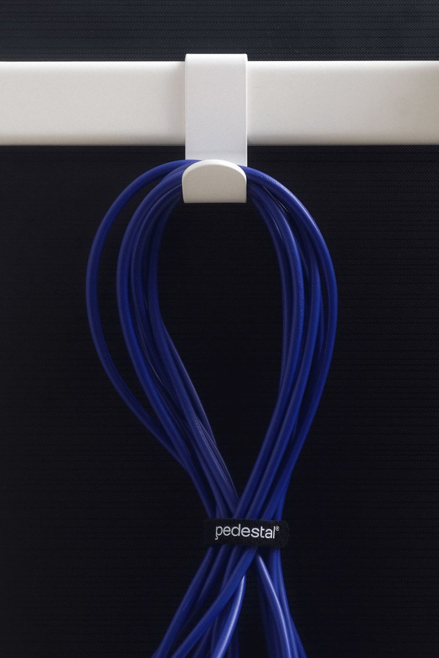 Pedestal Hook 7,4 cm, Charcoal