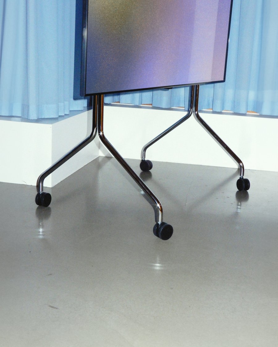 Pedestal Moon Rollin' TV-Stnder H107 cm, Chrome