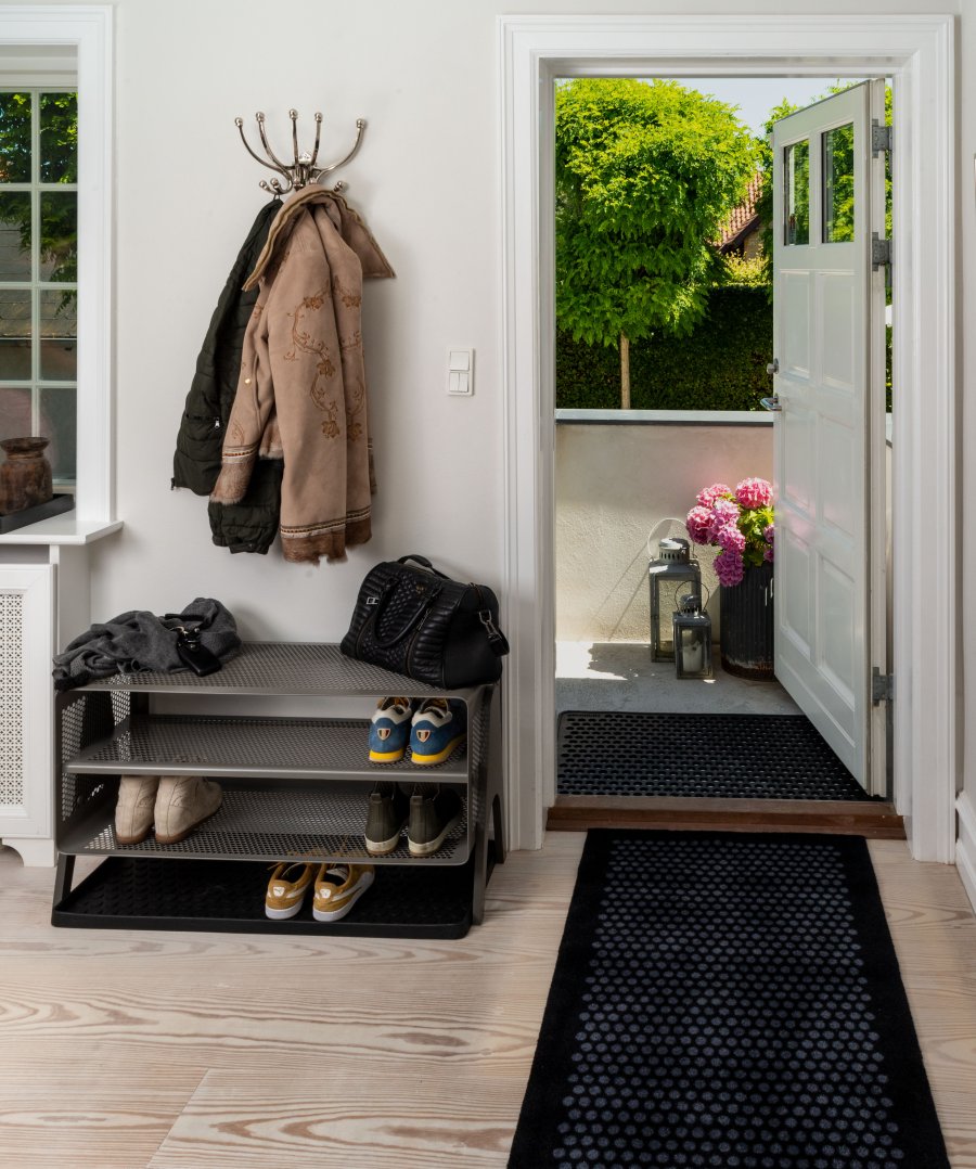 Tica Copenhagen Dot Skobakke 38x88 cm, Sort