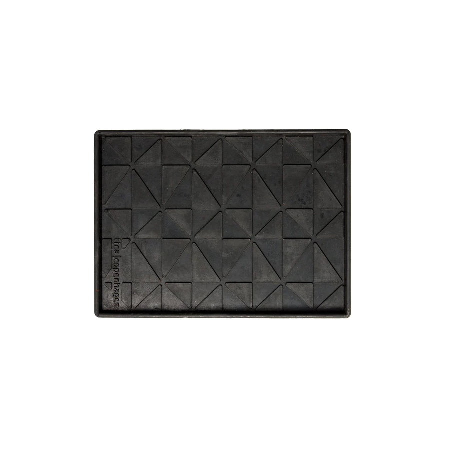 Tica Copenhagen Trekant Skobakke 28x38 cm, Sort