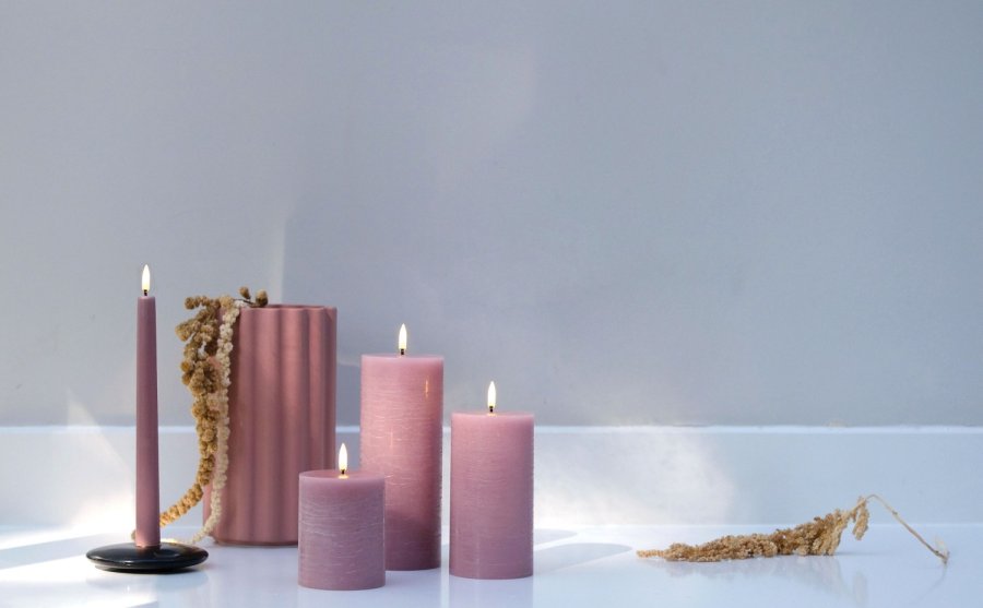 Uyuni Lighting Bloklys LED 7,8xH15 cm, Light Lavender/rustik