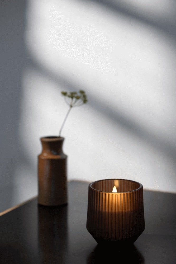 Uyuni Lighting Duftglaslys LED 8,5xH9,5 cm, Awaken Brown